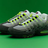 UNDEFEATED x Nike Air Max 95「Neon」 IB4523-004