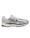 Nike Zoom Vomero 5 Photon Dust ＆ Metallic Silver