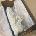 IU著用 - New Balance NB5740 奶茶 - HADNUS