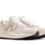 IU著用 - New Balance NB5740 奶茶 - HADNUS